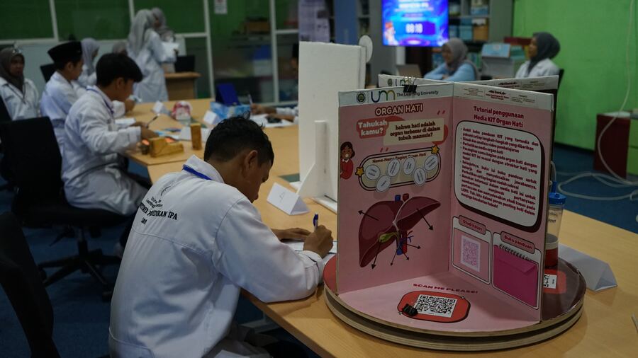 Dokumentasi Kegiatan Omega Science Day 1